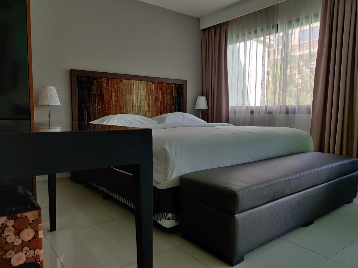 Check In Saladaeng (Adults Only) Hotell Bangkok Eksteriør bilde